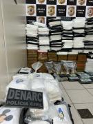 Dois homens foram presos em flagrante pelo transporte interestadual de substâncias ilícitas, associação criminosa armada e posse ilegal de munições