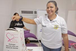 Campanha arrecada mechas de cabelo e oferece serviços de beleza e autocuidado em apoio a mulheres em tratamento contra o câncer de mama