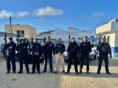 A ação conjunta entre forças de segurança da Bahia e de Minas Gerais cumpre mandados de prisão e busca contra organização criminosa.