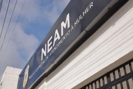 A vítima foi encontrada sem vida na região da Lagoa dos Urubus, e o autor já possuía histórico de violência doméstica.