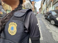 A detenção atendeu à determinação judicial em razão da reiteração na desobediência às medidas protetivas de urgência, previstas na Lei Maria da Penha