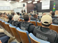 Facção alvo da operação tem conexão com organização criminosa paulista e envolvimento com tráficos de drogas e armas, homicídios e lavagem de dinheiro. 