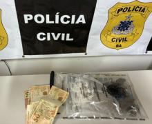 A suspeita foi encontrada durante o cumprimento de um mandado contra um homem de 51 anos, que não estava no imóvel