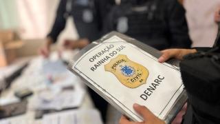 Advogada ligada ao chefe da facção é presa com cerca de R$ 190 mil