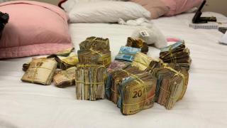 Advogada ligada ao chefe da facção é presa com cerca de R$ 190 mil