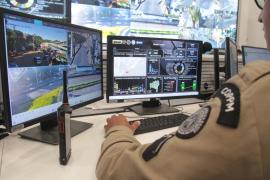 A tecnologia auxilia na identificação de foragidos da Justiça, na contagem do público, além de ampliar o monitoramento e auxílio das equipes policiais no evento.