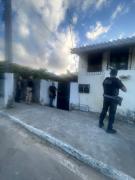 Os três suspeitos foram presos nesta terça-feira (16), durante ação integrada que apura crime ocorrido em outubro de 2025