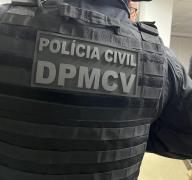 Diligência realizada no bairro do Uruguai integra a Operação Escudo de Proteção e resultou na apreensão de arma de airsoft e materiais de uso tático