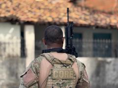 Operação Inquilinos encontra mais uma pistola em ponto de distribuição de lança-perfume