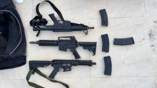 Operação apreende cerca de 50 quilos de cocaína, fuzis e equipamentos do tráfico em Arembepe. O suspeito foi capturado em Campinas