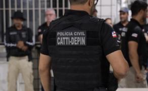 Medidas judiciais foram cumpridas nesta segunda-feira (5), na sede do município