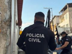 A vítima foi encontrada inconsciente, com múltiplas lesões pelo corpo, às margens da BA-001