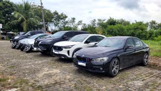 Ação cumpriu mandados judiciais, resultou na apreensão de veículos, imóveis, dinheiro e bens