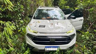O carro foi localizado no distrito de Itamarati, no município de Ibirapitanga