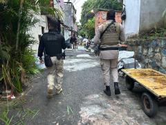 Mulher teve mandado de prisão cumprido na tarde desta quarta-feira (14).