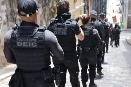 Flagrante ocorreu durante operação do DEIC para coibir crimes contra o patrimônio e reforçar a segurança de baianos e turistas que circulam pela área central da capital