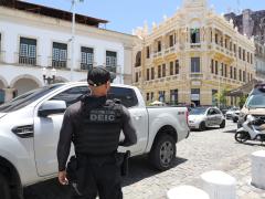 Flagrante ocorreu durante operação do DEIC para coibir crimes contra o patrimônio e reforçar a segurança de baianos e turistas que circulam pela área central da capital