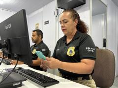 Aparelhos foram encontrados em área de matagal após denúncia anônima.