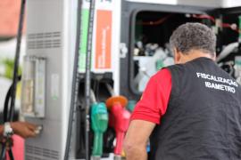 A ação cumpre sete mandados de busca e apreensão em postos localizados em Lauro de Freitas e Simões Filho