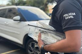 O Carro com restrição de roubo circulava regularmente em Salvador com placa adulterada
