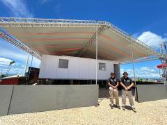 Postos policiais climatizados e áreas de apoio entram na reta final de montagem para garantir proteção e conforto a foliões e servidores durante a maior festa de rua do mundo