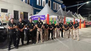 Estandes de atendimento e estrutura especial são disponibilizados aos foliões