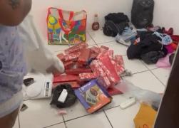 O homem possuía mandado de prisão por roubo e extorsão e estava escondido em imóvel, na capital, utilizado para o tráfico de drogas