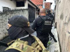 Forças Estaduais e Federais da Bahia e do Ceará capturam em Fortaleza líder de facção 