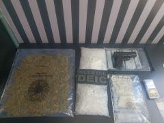 Material foi localizado em imóvel abandonado no bairro George Américo após denúncia sobre motocicleta roubada