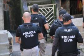 A vítima sofreu golpes de arma branca e teve o corpo encontrado em um terreno no bairro Campo do Gado Novo