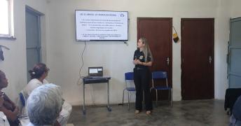 Cerca de vinte pessoas participaram dos debates relacionados à proteção e direitos alusivos ao mês da mulher