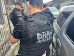 Contra ele foram cumpridos dois mandados de prisão, sendo um deles definitivo