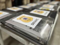 Ação cumpre 20 mandados de busca e apreensão e apreende drogas, armas e materiais ligados ao tráfico