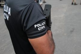 Crime ocorreu em dezembro de 2025 e teve como vítima um homem que foi golpeado com uma arma branca