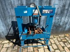 Ele possuía antecedentes por violência contra a mulher