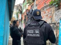 Com atuação no bairro da Saramandaia, na capital baiana, o criminoso possuía mandados por homicídio, sequestro e tráfico de drogas.