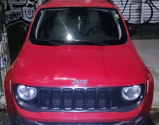 A Polícia Civil recuperou um Jeep Renegade com placa adulterada e apreendeu o carro utilizado na ação criminosa no bairro de Piatã