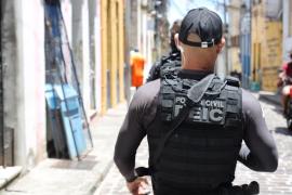 Polícia Civil prende em flagrante homem envolvido em roubos e receptação de veículos