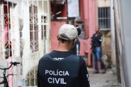 Mandado de prisão foi cumprido pela DEAM após trabalho investigativo que identificou o suspeito