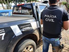 O veículo foi localizado às margens da BA-099, nas imediações da entrada de Praia do Forte