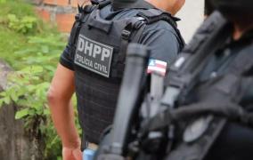 Ele é suspeito de efetuar disparos de arma de fogo contra Tiago Lopes Moreira, em março deste ano, no bairro de Itapuã
