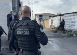 Material foi localizado após fuga de suspeitos