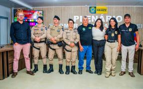 O evento reuniu estudantes, educadores, representantes da sociedade civil e autoridades para debater temas relacionados aos direitos das mulheres