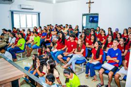 O evento reuniu estudantes, educadores, representantes da sociedade civil e autoridades para debater temas relacionados aos direitos das mulheres