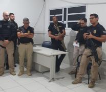 Ação integrada cumpriu mandados judiciais em quatro municípios baianos e apreendeu armas, drogas e veículos