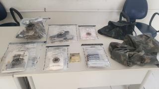 Ação integrada cumpriu mandados judiciais em quatro municípios baianos e apreendeu armas, drogas e veículos