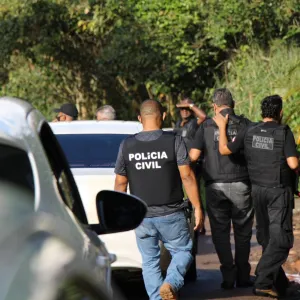 Internado na UTI, garoto vive com a síndrome de West e tem dificuldade de locomoção e fala