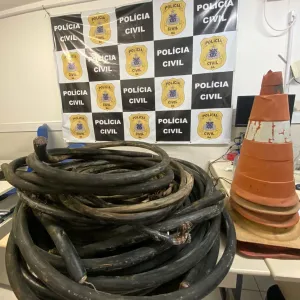 Cabos e cones apreendidos