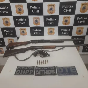Armas apreendidas na delegacia