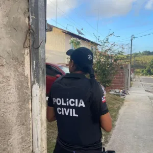Policial civil em campo